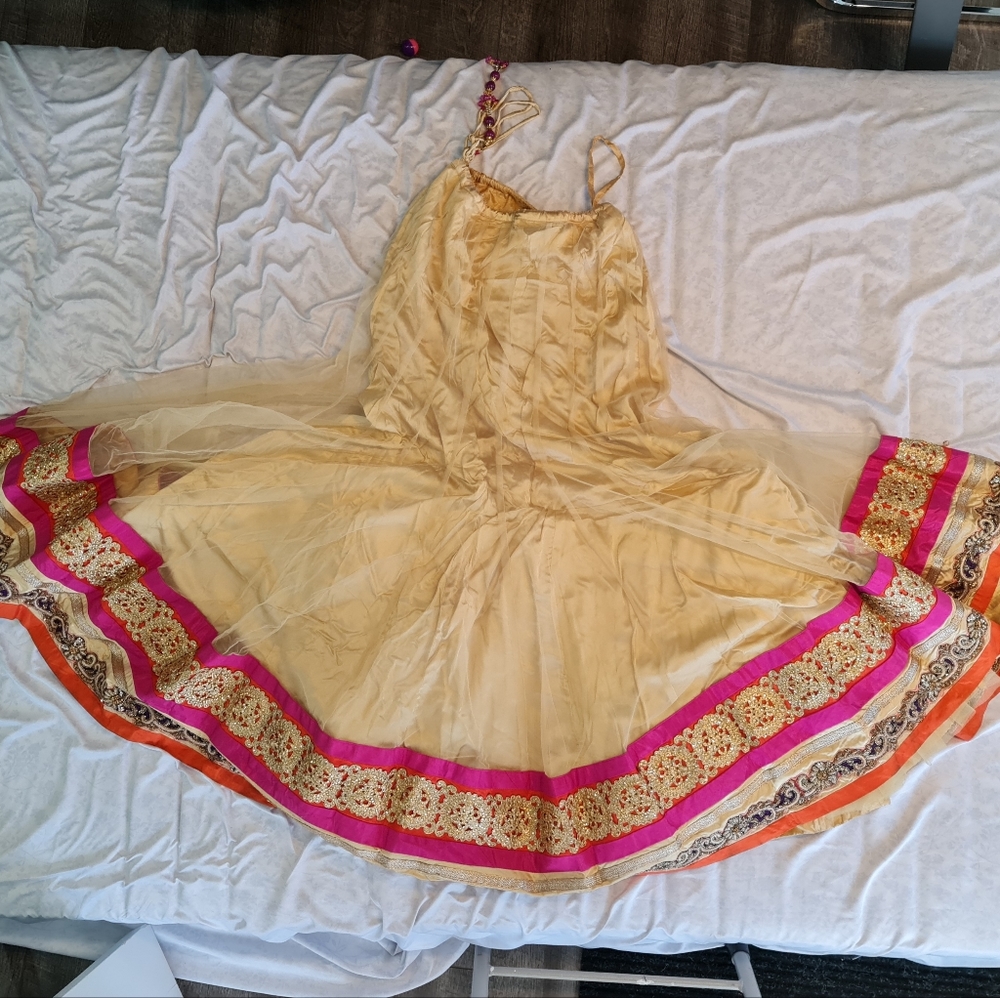 Lengha - long skirt south asian adjustible waist with dupatta